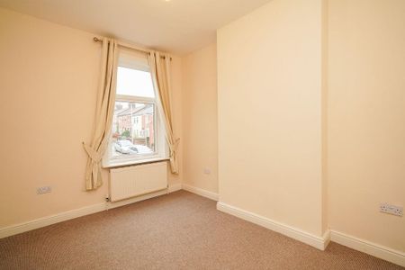2 bedroom end of terrace house to rent - Photo 4