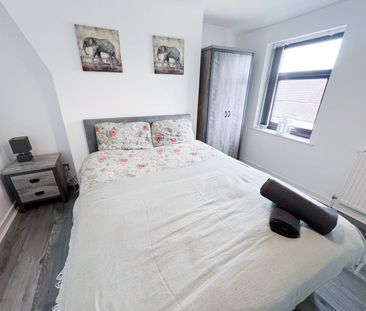 Room in a Shared House, Chirkdale Street, L4 - Photo 5