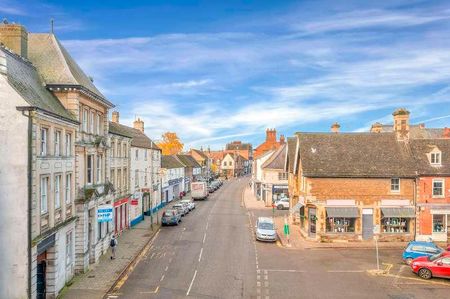 Burley Corner, High Street, Oakham, LE15 - Photo 4