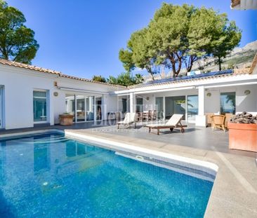 Renovated villa with sea views and private guest suite in Sierra-de... - Photo 3