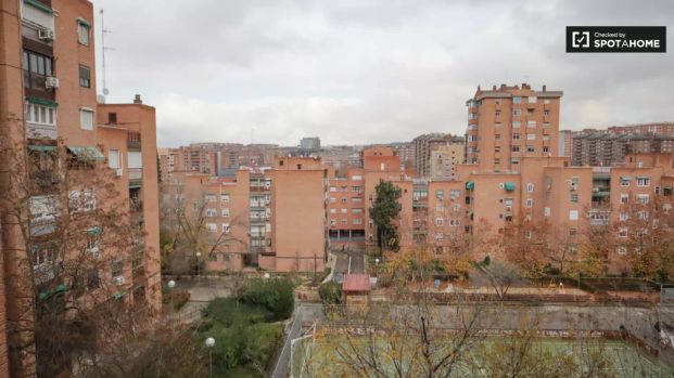 3-bedroom apartment for rent in Madrid - Photo 1