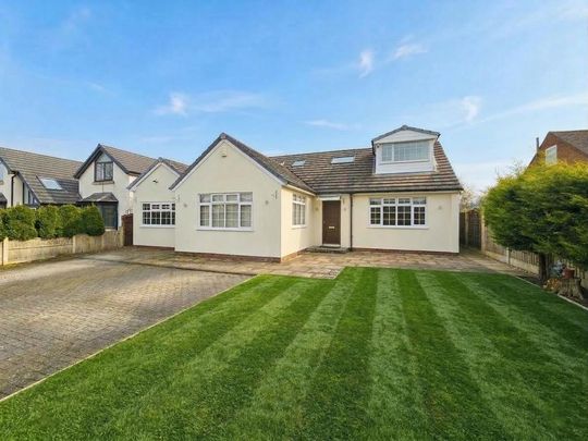 4 bedroom detached house to rent - Photo 1