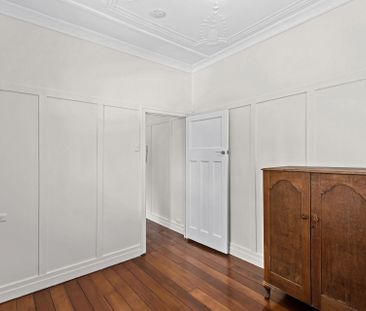 Art Deco Unit in Ideal Location! - Photo 1