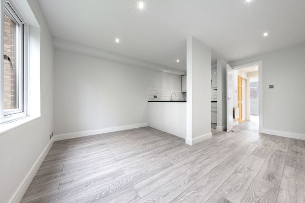 Lister Court, Pasteur Close, NW9 - Photo 1