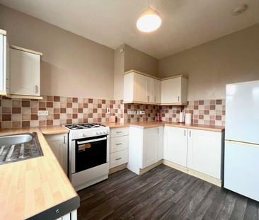 2 bedroom semi-detached house to rent - Photo 5