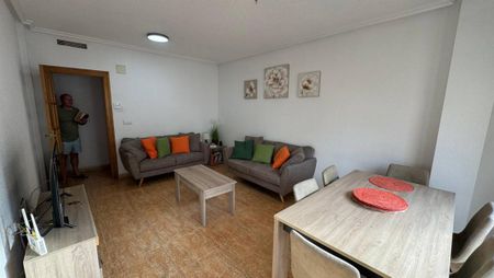 Spacious apartment in the center of Torrevieja - Photo 3