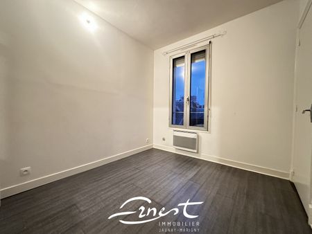 Location Appartement 4 pièces 55m² CHATELLERAULT 86100 - Photo 5