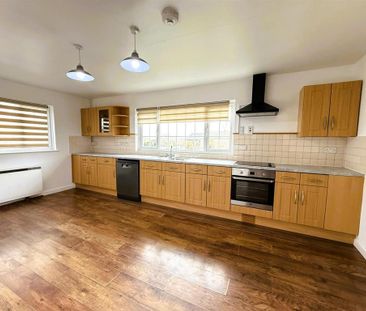3 bedroom semi-detached house to rent - Photo 6