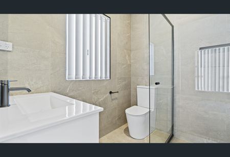 Luxurious Family Living in Wilton! - Photo 4