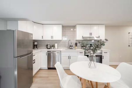 For Lease - 73 Cranbrook Drive Unit# Lower, Hamilton, Ontario - Photo 2