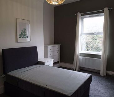 1 bedroom in a house share to rent - Photo 2