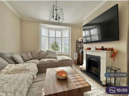 2 bedroom terraced house to rent - Photo 2