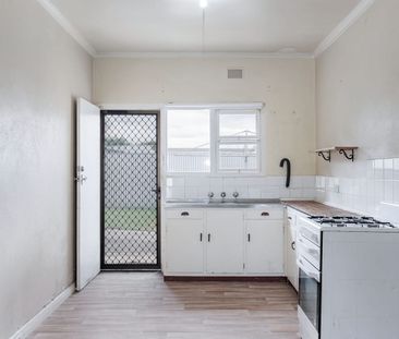 So Close To The Beach! - Photo 4