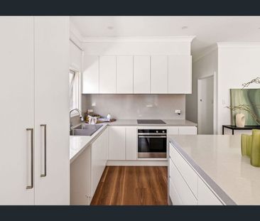 A private and renovated family sanctuary by the River - Photo 4