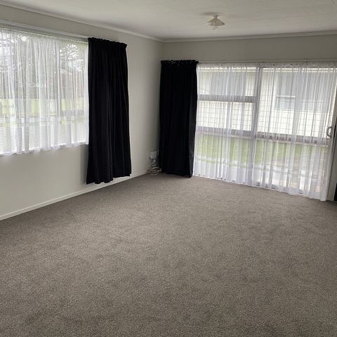 EXCELLENT LOCATION !! - Photo 1