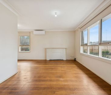 Flexible Living With Studio Space - Photo 2