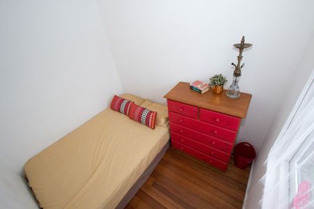 COZY FOUR BEDROOM APARTMENT. - Photo 4