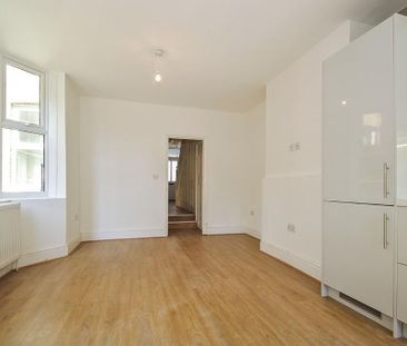 4 bedroom terraced house to rent - Photo 1