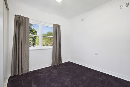 Charming Family Home in a Great Location! - Photo 4