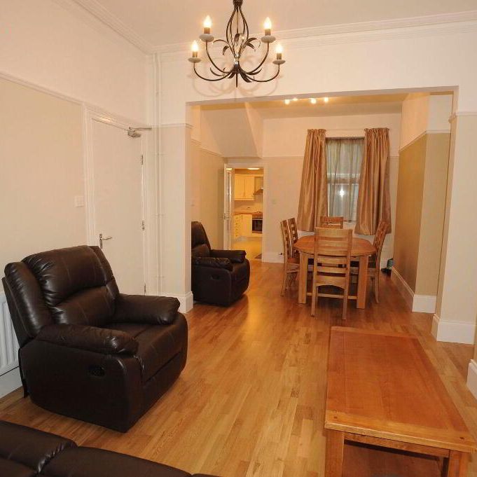 9 University Avenue, Belfast, BT7 1GX - Photo 1