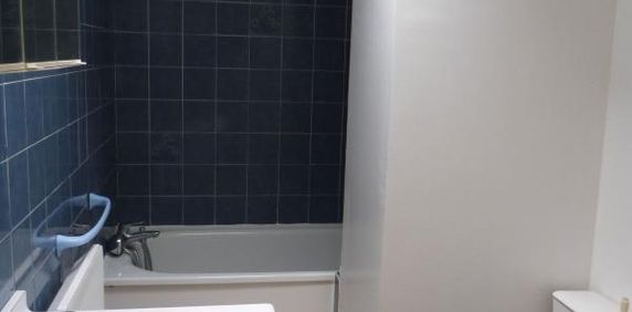 Location Appartement 1 pièce 32m² BORDEAUX 33000 - Photo 2