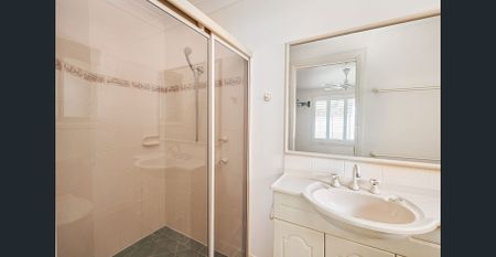 LOCATION AND LIFESTYLE! - Photo 3