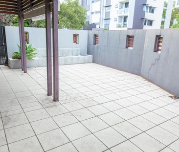 Greenslopes - Photo 2