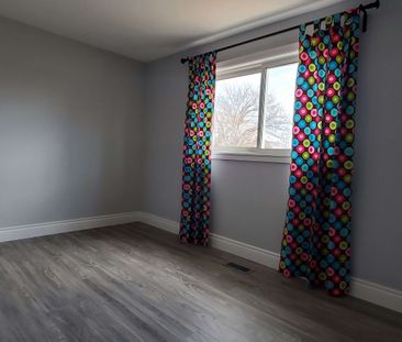 For Lease - 2192 Bridge Road, Oakville, Ontario - Photo 4