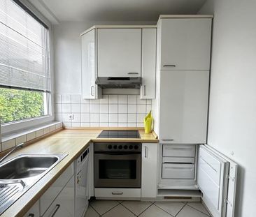 Helle und geräumige 3-Zimmer-Wohnung In zentraler Lage von Düsseldorf Oberkassel und nahe gelegen zum Rhein - Photo 1