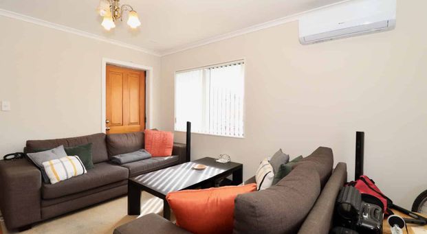 Macleans College Zone! 2-Bedroom Unit with Study & Water Included - Photo 1