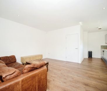 2 Bed Flat, Highfield Close, SE13 - Photo 4