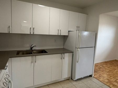 For Lease - 515 North Service Road Unit# 2-305, Mississauga, Ontario - Photo 5