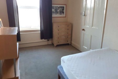 Student House at 7 Church Terrace, Stanwix, Carlisle CA3 9DQ - Photo 5