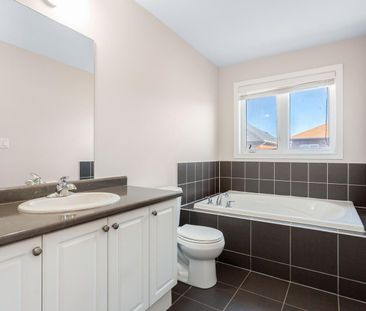 For Lease - 64 Yardley Crescent, Brampton, Ontario - Photo 5