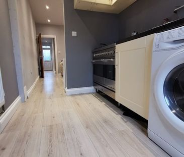 Room in a Shared House, Sir Georges Road, SO15 - Photo 6