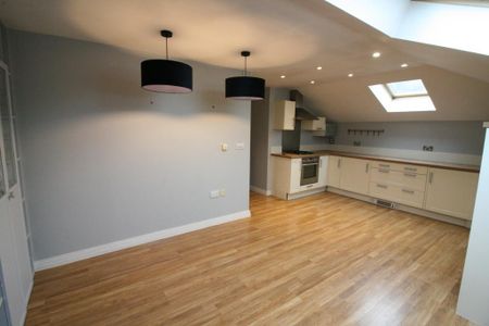 2 bedroom apartment to rent - Photo 3