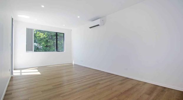 Located in the heart of Howick - Photo 1