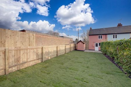 2 bedroom end of terrace house to rent - Photo 4