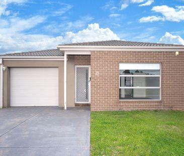 Quite Court Location On Acreage Home - Photo 2