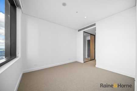 Near-New Luxury 2 Bedroom Apartment in the Heart of Rhodes Central - Photo 3