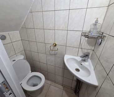 4 bedroom semi-detached house to rent - Photo 3