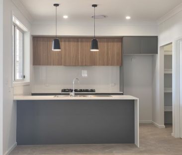 Charming 4-Bedroom Rental in Crangan Bay - Your New Home Awaits! - Photo 1