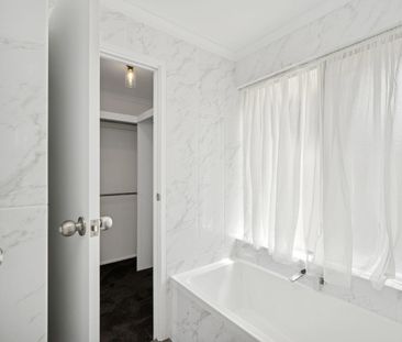 Newly Renovated 3 Bedroom Family Home. PRICE REDUCTION!. - Photo 3