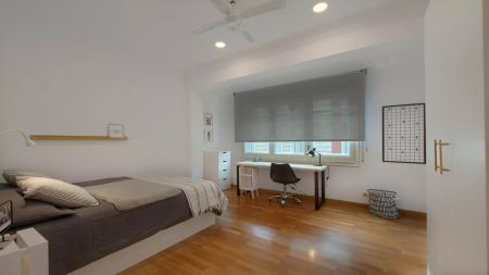 Bed in shared room in 5-bedroom apartment in Barcelona - Photo 3