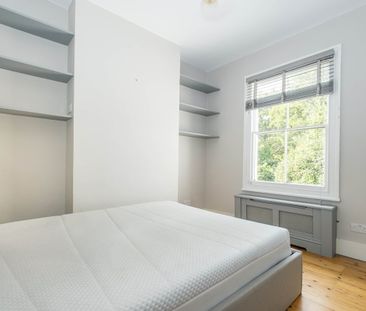 3 bedroom end of terrace house to rent - Photo 2