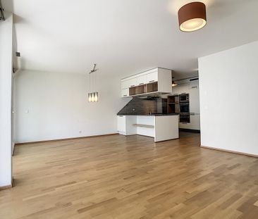 Beautiful 4.5 room through apartment with 2 balconies - Photo 2