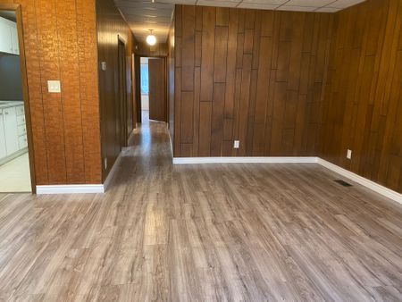 For Lease - 1054 East Avenue, Mississauga, Ontario - Photo 2