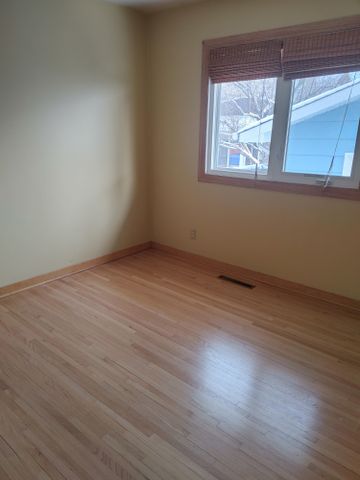 711 ROYAL 3 BEDROOMS - Photo 4