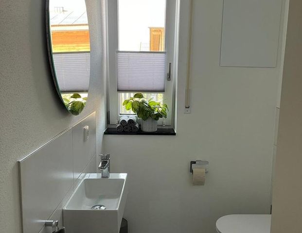 Traumhafte 4-Zimmer-EG-Neubauwohnung in Randlage in Heldenstein - Foto 1