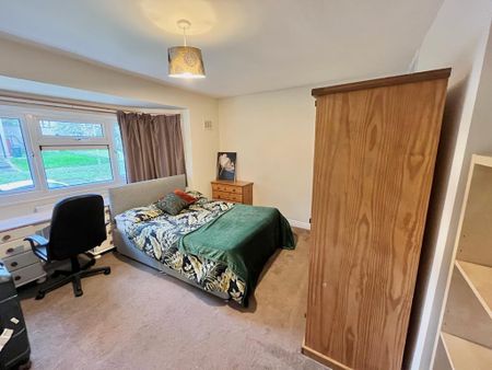 4 bedroom private hall to rent - Photo 5